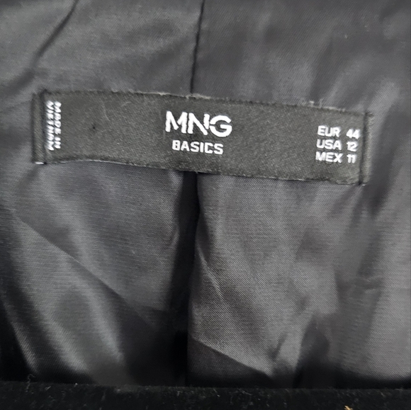 Mango Gray Blazer with Notched Lapels and Plaid Pattern - Picture 3 of 6